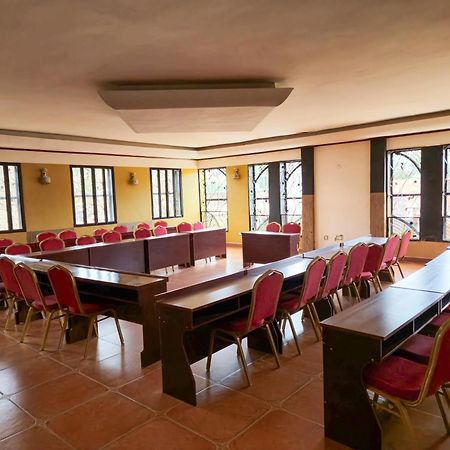 Hendo Hotel Entebbe Eksteriør billede