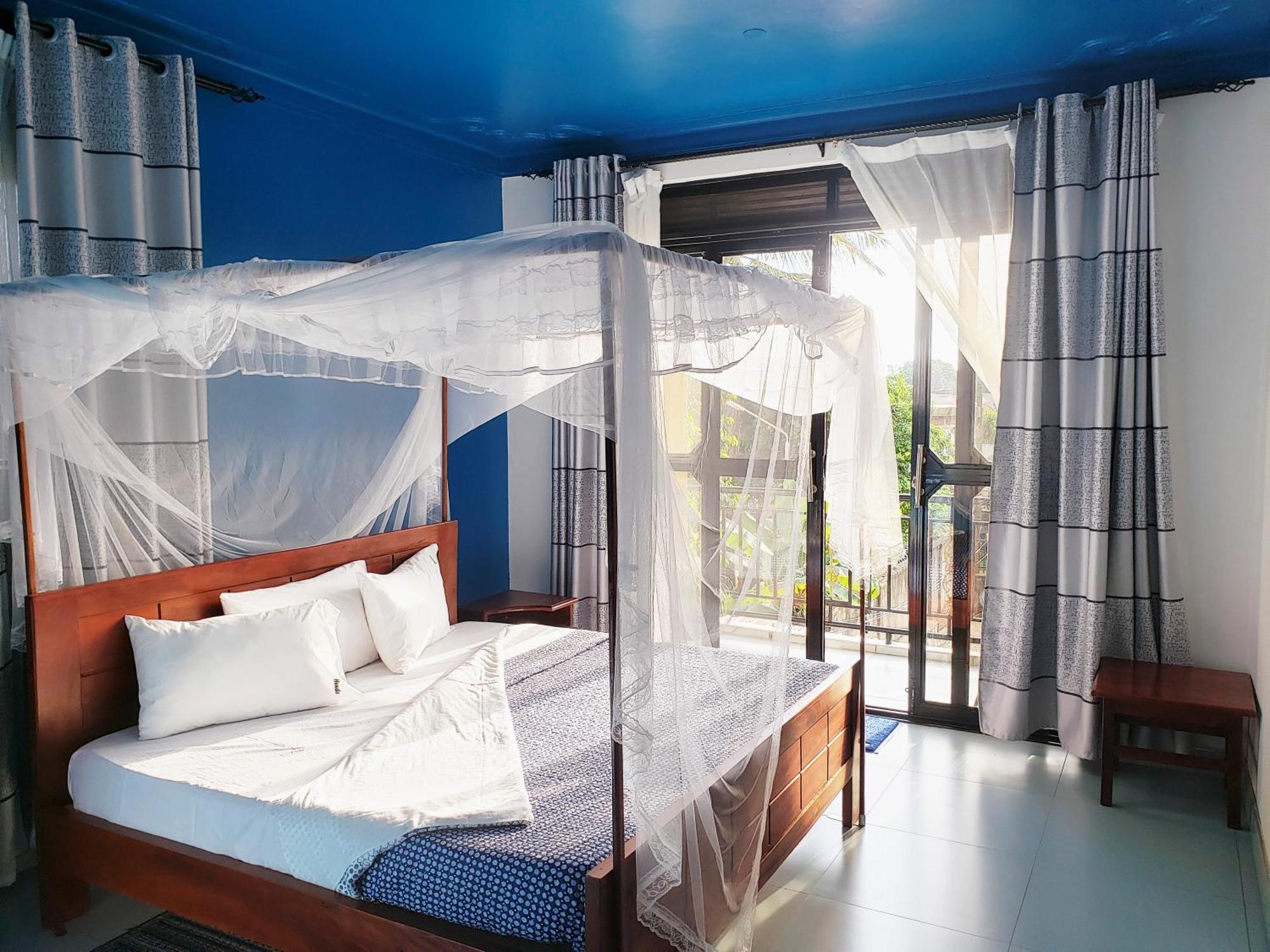 Hendo Hotel Entebbe Eksteriør billede