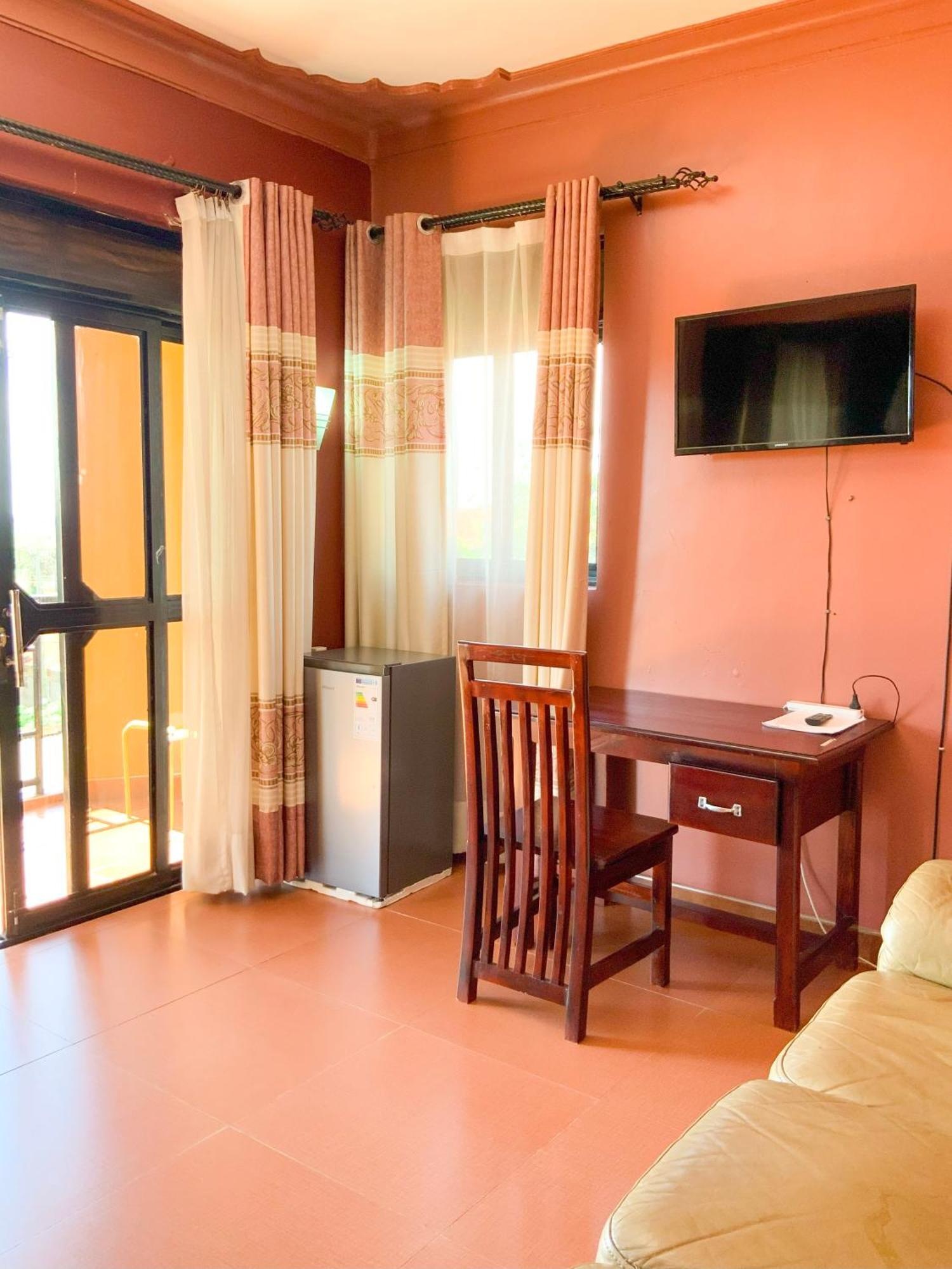 Hendo Hotel Entebbe Eksteriør billede