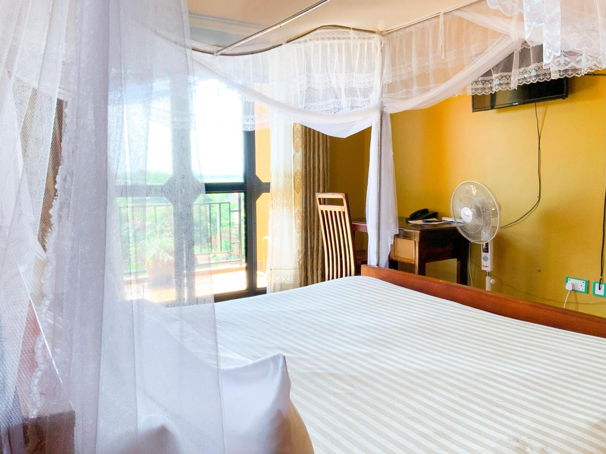 Hendo Hotel Entebbe Eksteriør billede