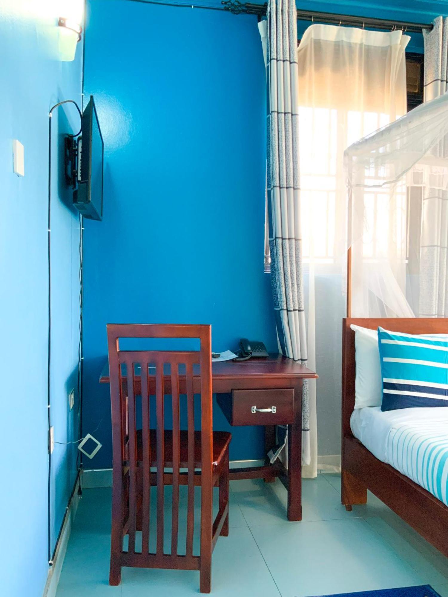 Hendo Hotel Entebbe Eksteriør billede