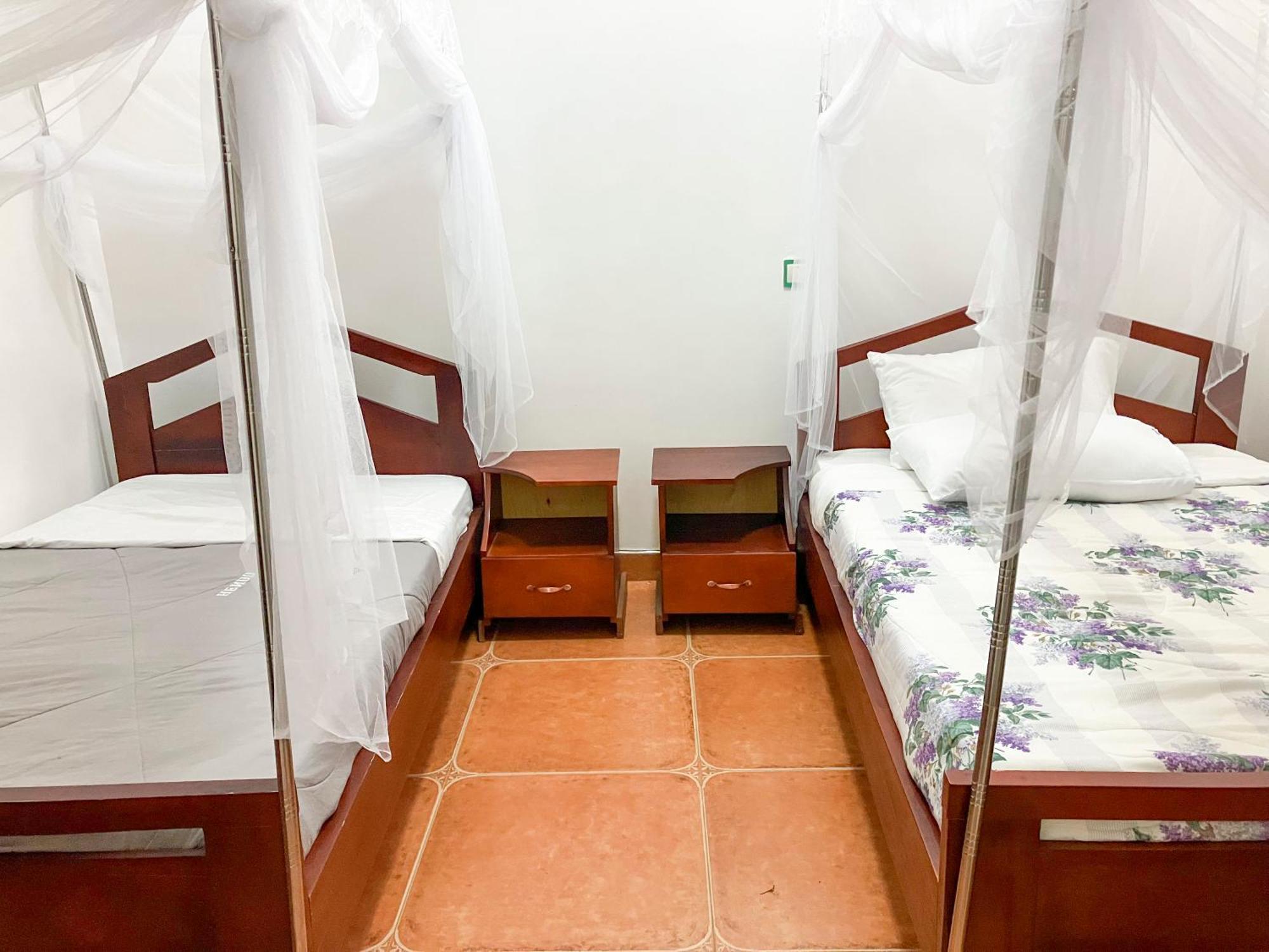 Hendo Hotel Entebbe Eksteriør billede