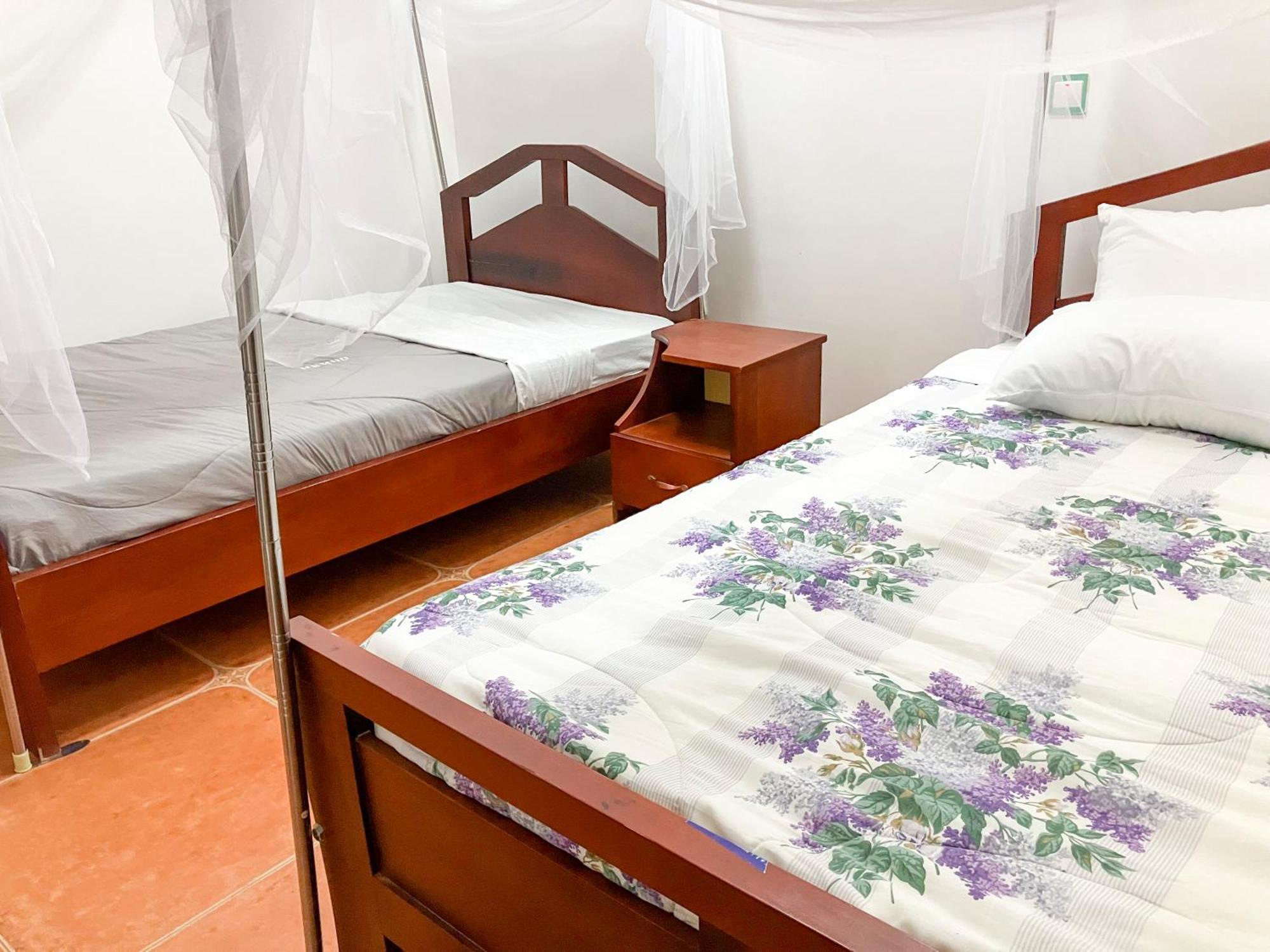 Hendo Hotel Entebbe Eksteriør billede