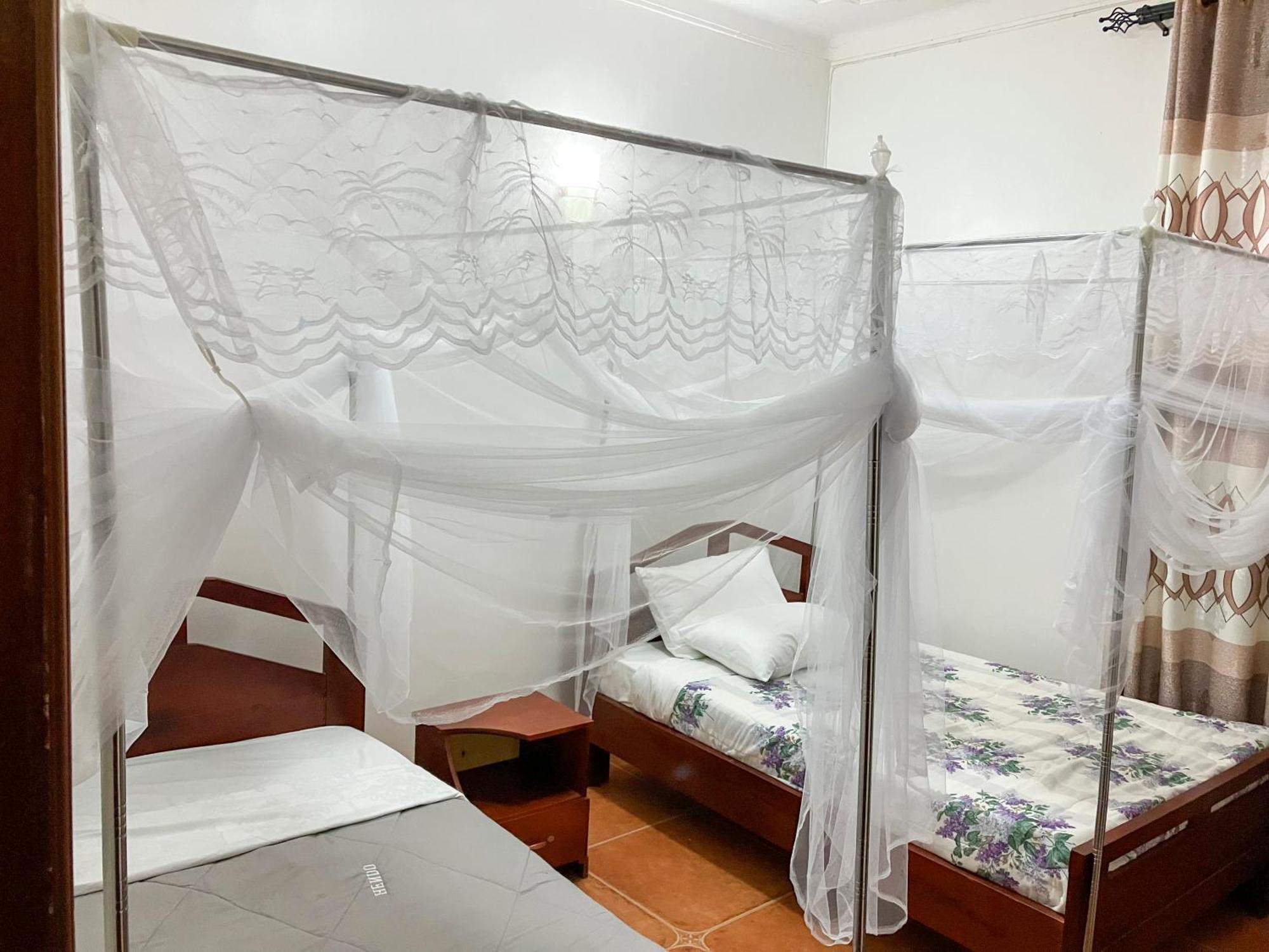 Hendo Hotel Entebbe Eksteriør billede